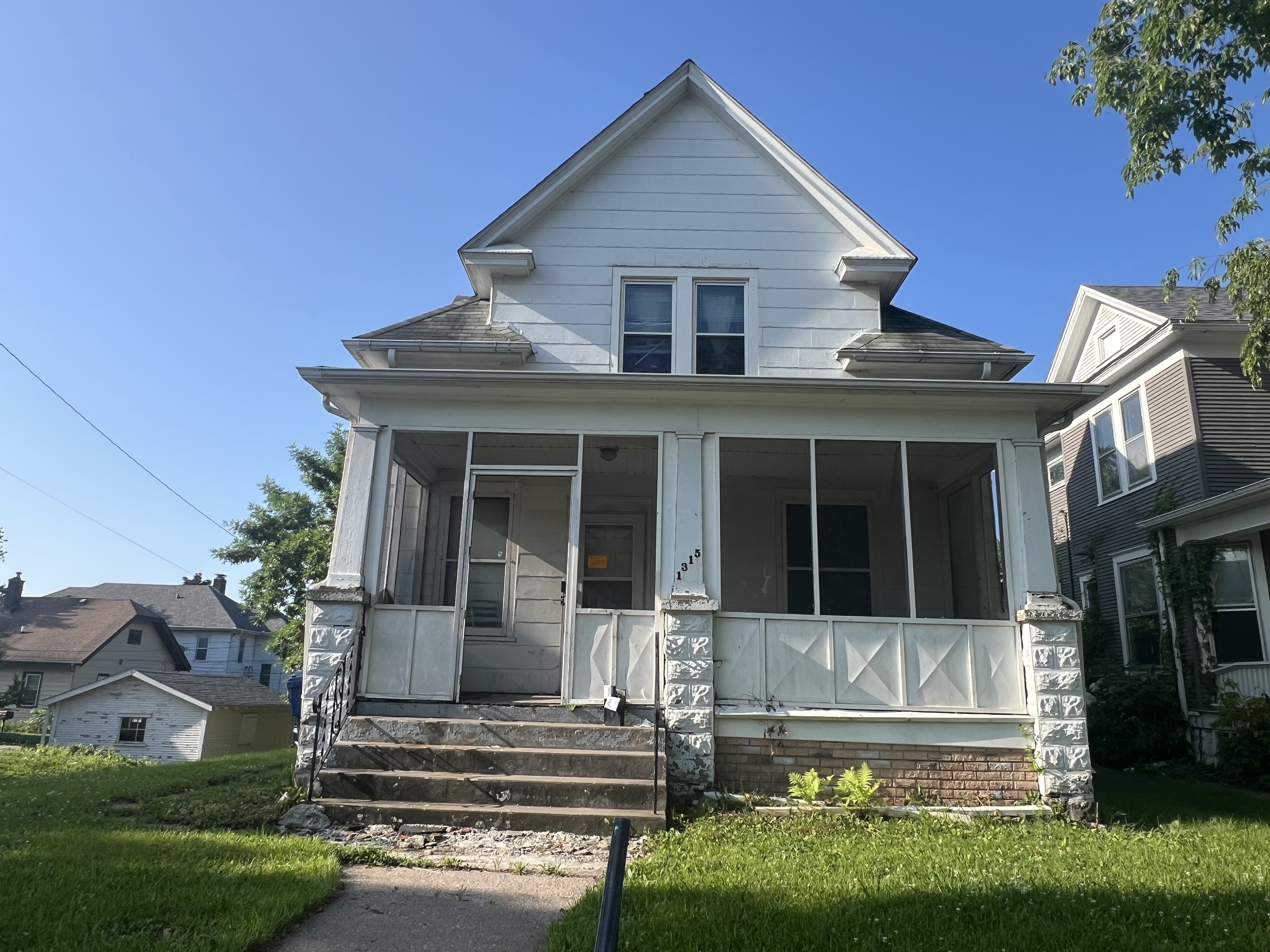 Photo 1 of 1315 W 13th St